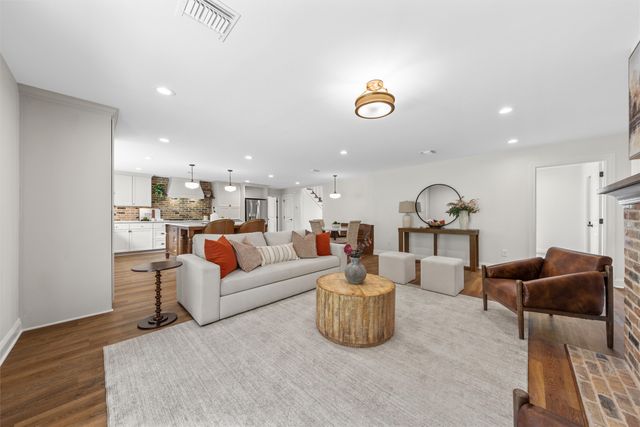 310 Rabbit Hill, Lorena, TX 76655