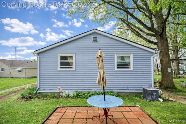20796 Gibraltar Road, Brownstown, MI 48183