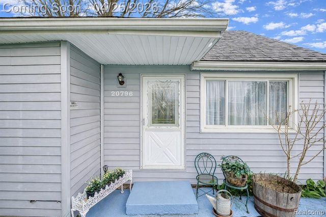 20796 Gibraltar Road, Brownstown, MI 48183