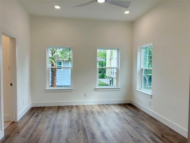 922 Elm Road, Clear Lake Shores, TX 77565