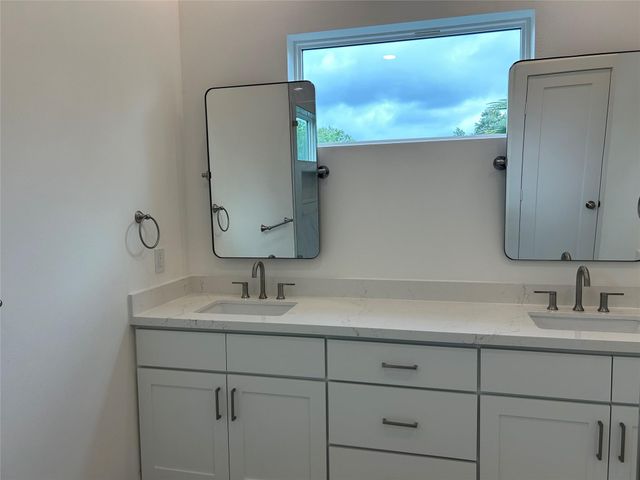 922 Elm Road, Clear Lake Shores, TX 77565