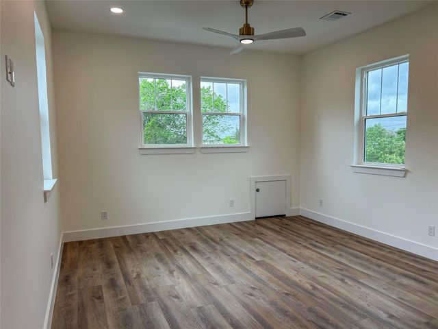 922 Elm Road, Clear Lake Shores, TX 77565