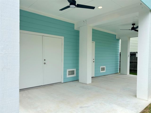 922 Elm Road, Clear Lake Shores, TX 77565