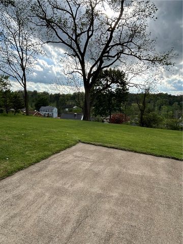 332 Mcclellan Dr, Pleasant Hills, PA 15236
