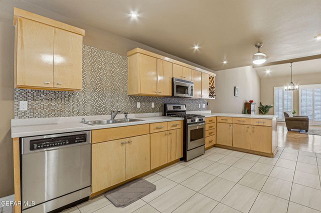 5733 MIRA GRANDE Drive, El Paso, TX 79912