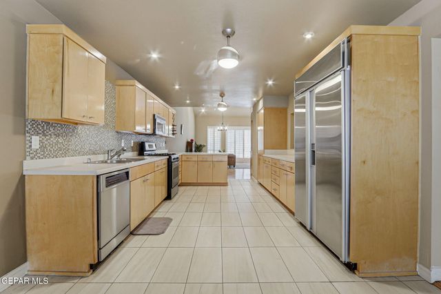 5733 MIRA GRANDE Drive, El Paso, TX 79912