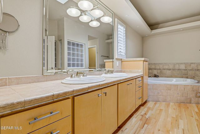 5733 MIRA GRANDE Drive, El Paso, TX 79912