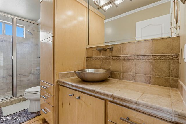 5733 MIRA GRANDE Drive, El Paso, TX 79912