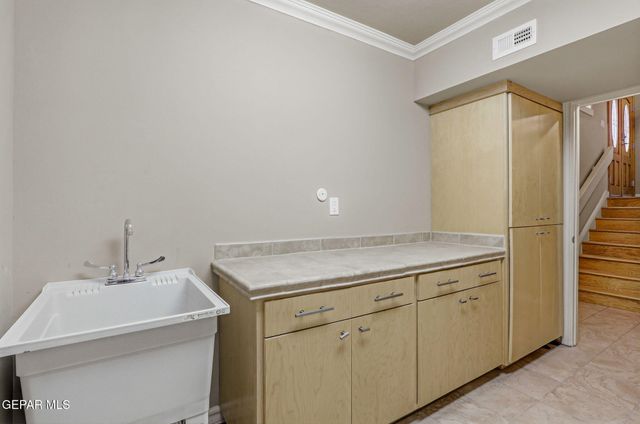 5733 MIRA GRANDE Drive, El Paso, TX 79912