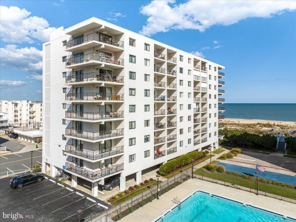 Image 4 of property listing at 1 133RD ST #806B, Ocean City, MD 21842