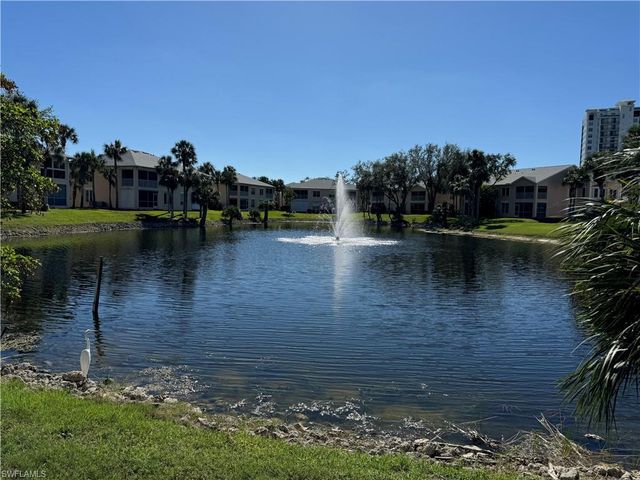 774 Wiggins Lake DR 101, Naples, FL 34110
