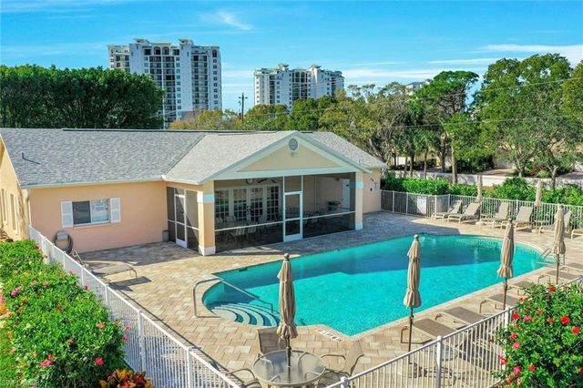 774 Wiggins Lake DR 101, Naples, FL 34110