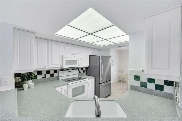 774 Wiggins Lake DR 101, Naples, FL 34110