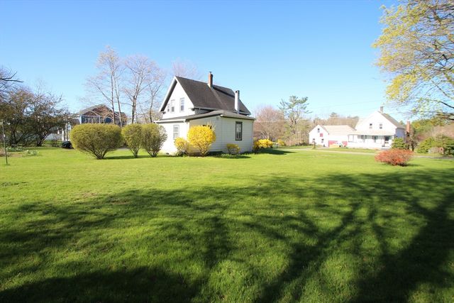 528 Harvard St, Whitman, MA 02382
