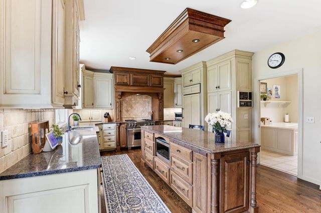 2660 Deer Ridge NE, Blaine, MN 55449