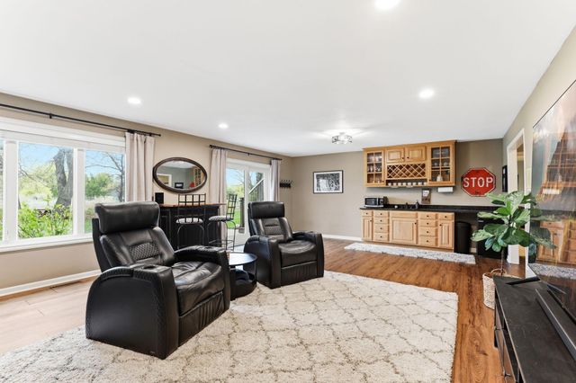 2660 Deer Ridge NE, Blaine, MN 55449