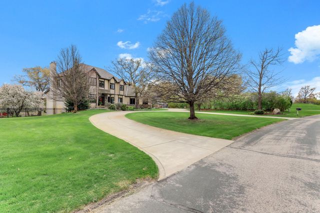 2660 Deer Ridge NE, Blaine, MN 55449