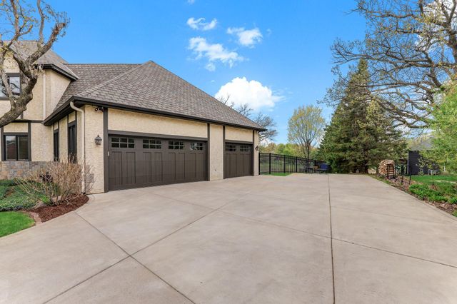 2660 Deer Ridge NE, Blaine, MN 55449