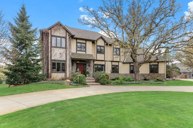 2660 Deer Ridge NE, Blaine, MN 55449