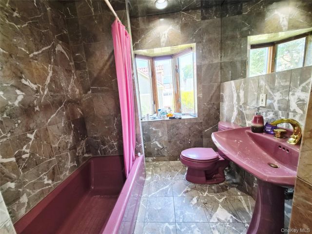 19404 110th Road, Saint Albans, NY 11412