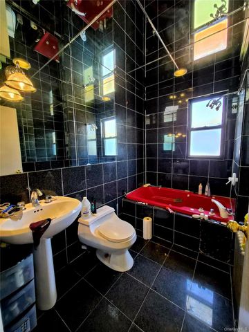 19404 110th Road, Saint Albans, NY 11412