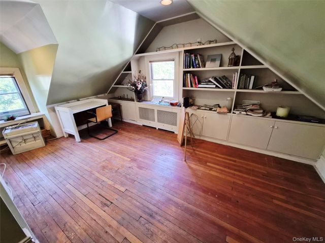 19404 110th Road, Saint Albans, NY 11412