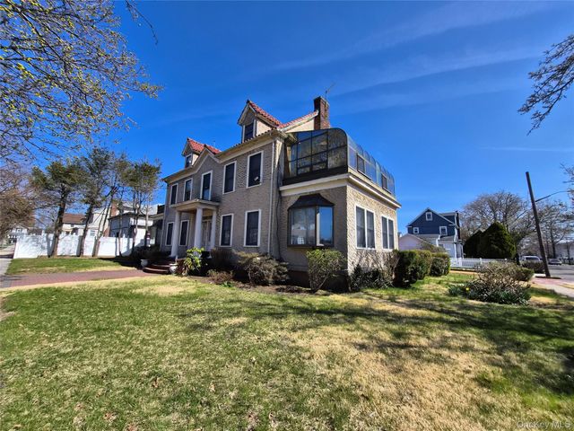 19404 110th Road, Saint Albans, NY 11412