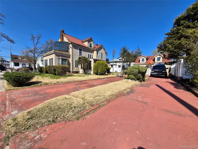 19404 110th Road, Saint Albans, NY 11412