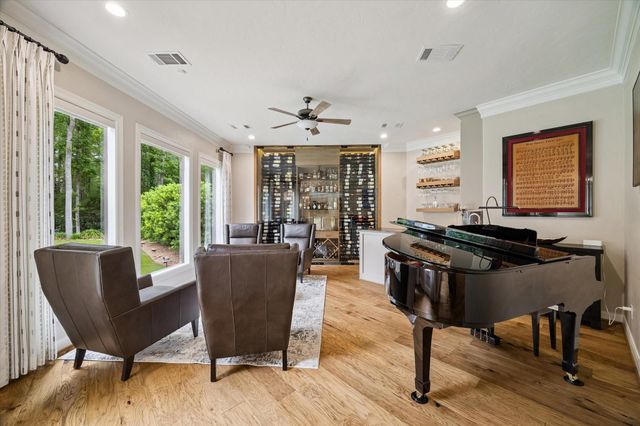 5 Magnolia Woods Drive, Kingwood, TX 77339