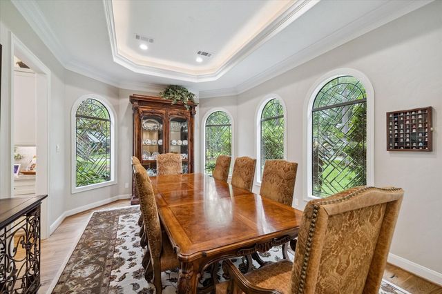5 Magnolia Woods Drive, Kingwood, TX 77339