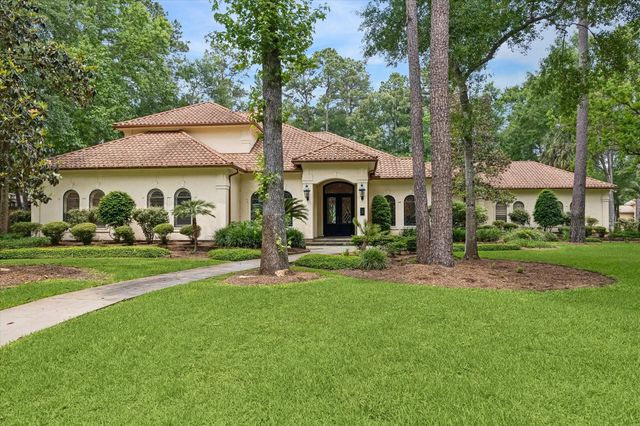 5 Magnolia Woods Drive, Kingwood, TX 77339