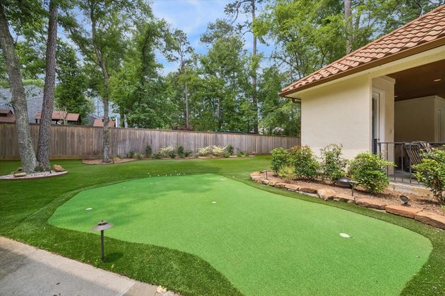 5 Magnolia Woods Drive, Kingwood, TX 77339