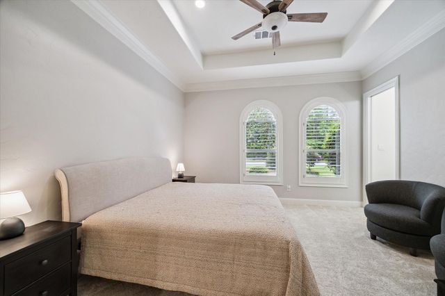 5 Magnolia Woods Drive, Kingwood, TX 77339
