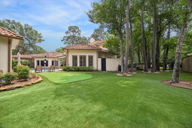 5 Magnolia Woods Drive, Kingwood, TX 77339
