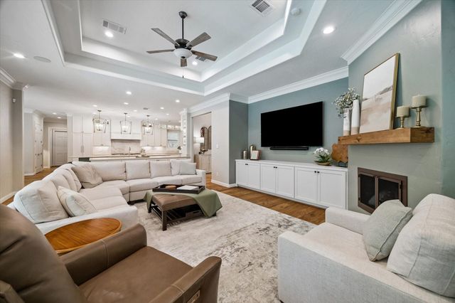 5 Magnolia Woods Drive, Kingwood, TX 77339