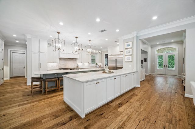 5 Magnolia Woods Drive, Kingwood, TX 77339