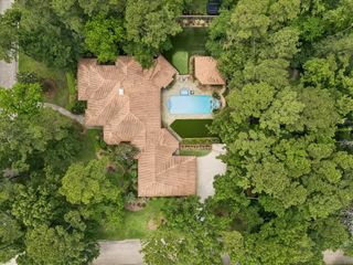 5 Magnolia Woods Drive, Kingwood, TX 77339