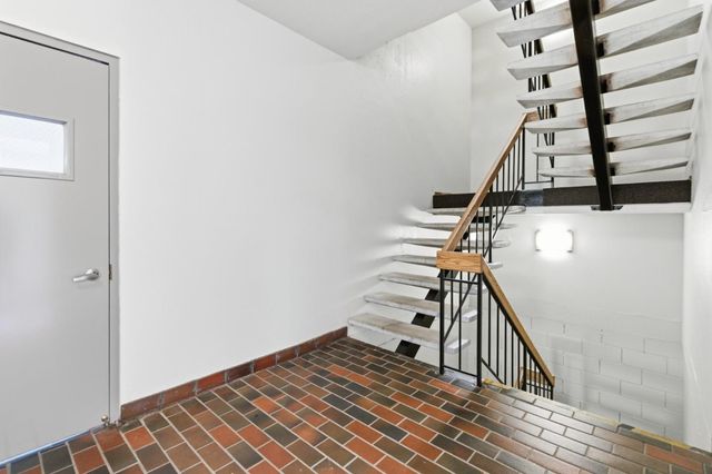1280 Sharon Park Drive 27, Menlo Park, CA 94025