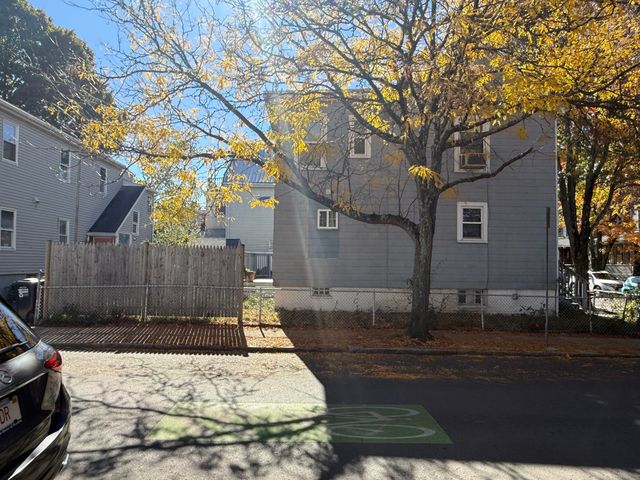 77 Montgomery, Cambridge, MA 02140