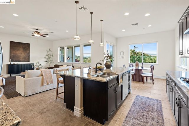 7160 Pitlochry Dr, Gilroy, CA 95020