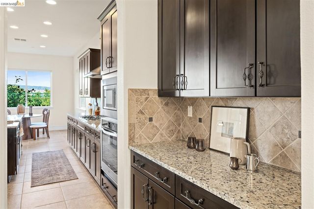 7160 Pitlochry Dr, Gilroy, CA 95020