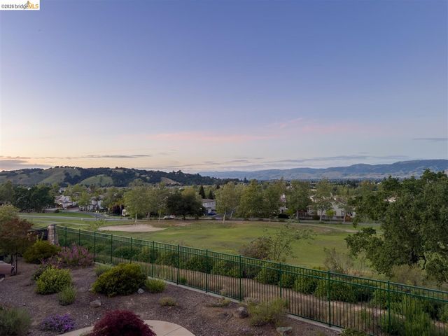 7160 Pitlochry Dr, Gilroy, CA 95020
