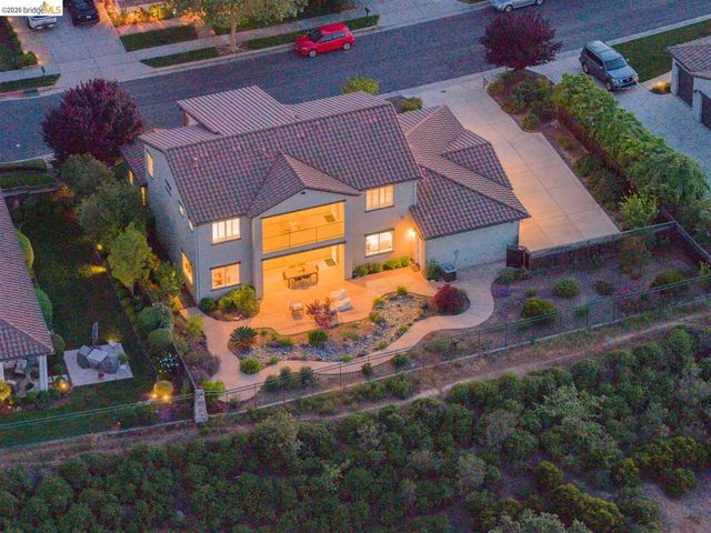 7160 Pitlochry Dr, Gilroy, CA 95020