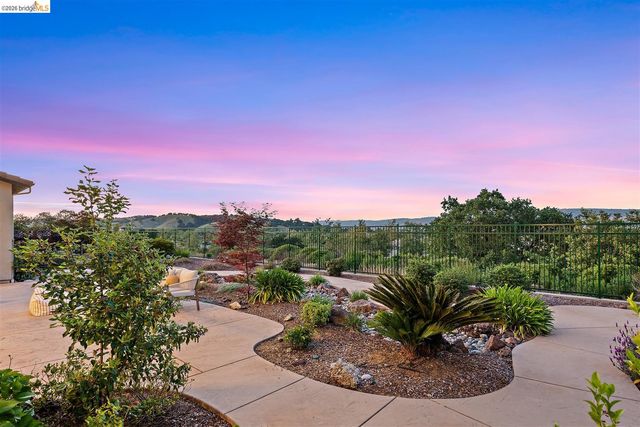 7160 Pitlochry Dr, Gilroy, CA 95020