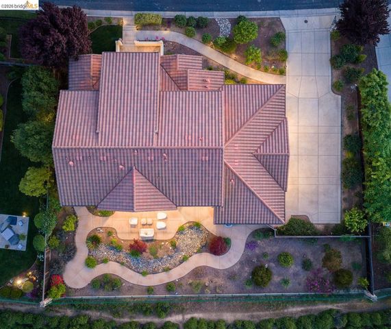 7160 Pitlochry Dr, Gilroy, CA 95020