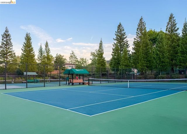 7160 Pitlochry Dr, Gilroy, CA 95020