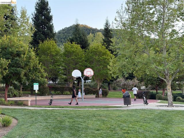 7160 Pitlochry Dr, Gilroy, CA 95020