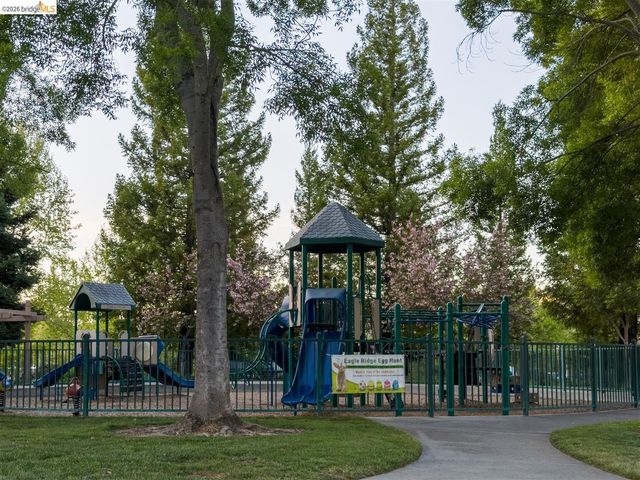 7160 Pitlochry Dr, Gilroy, CA 95020