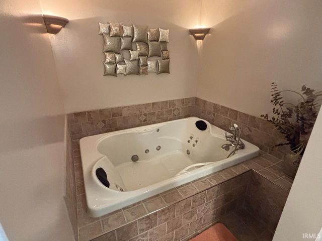 4201 W County Road 400, Muncie, IN 47302