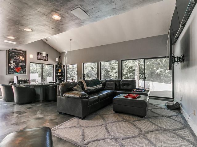 913 Oak Tree Drive, Edmond, OK 73025